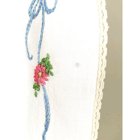 Vintage Hand Embroidered 3 Floral Rings on Ends Dresser Scarf Runner 40" x 12" - Picture 5 of 7